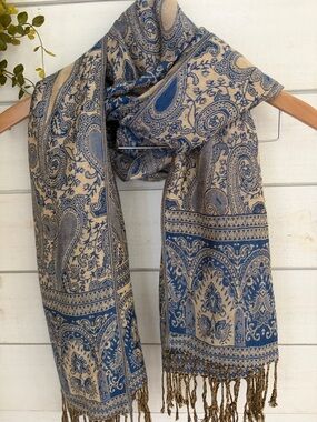 pashmina silk Blue and Beige Paisley Wrap Scarf shawl 6ft x 26in beautiful 💕